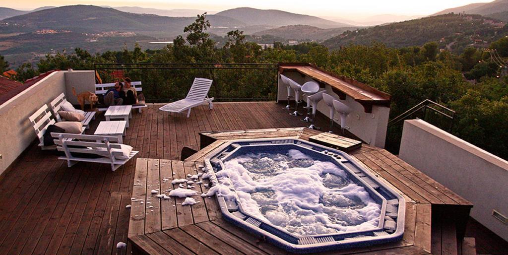 Vila Roof Of The Galilee Amirim Pokoj fotografie
