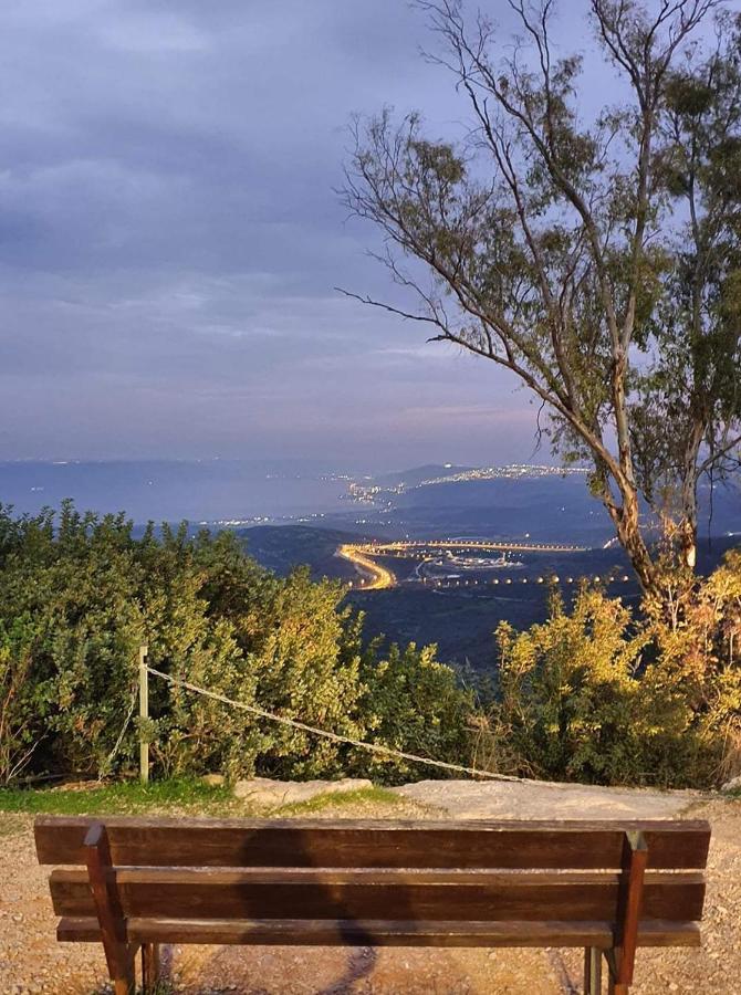 Vila Roof Of The Galilee Amirim Exteriér fotografie