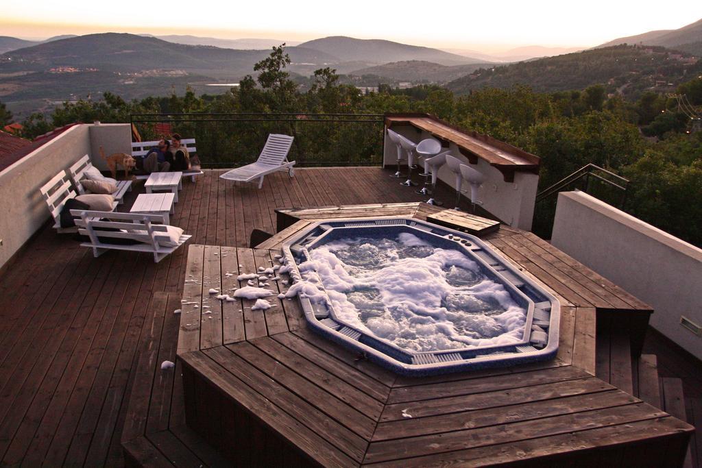 Vila Roof Of The Galilee Amirim Pokoj fotografie